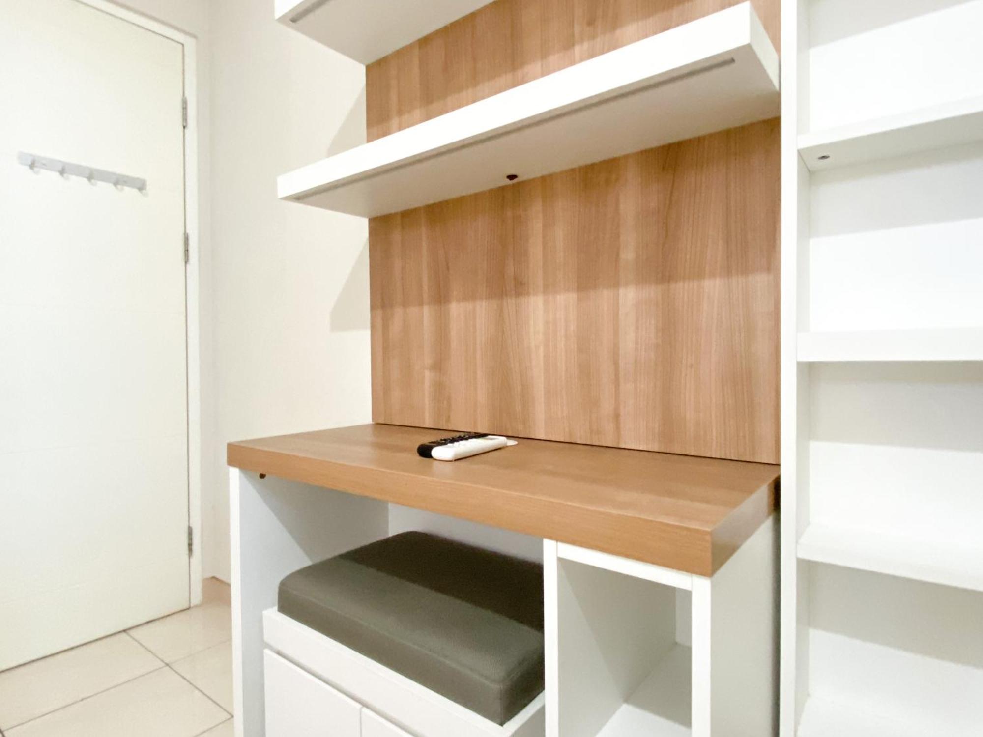 Homey And 3br At Springlake Summarecon By Travelio * Bekasi