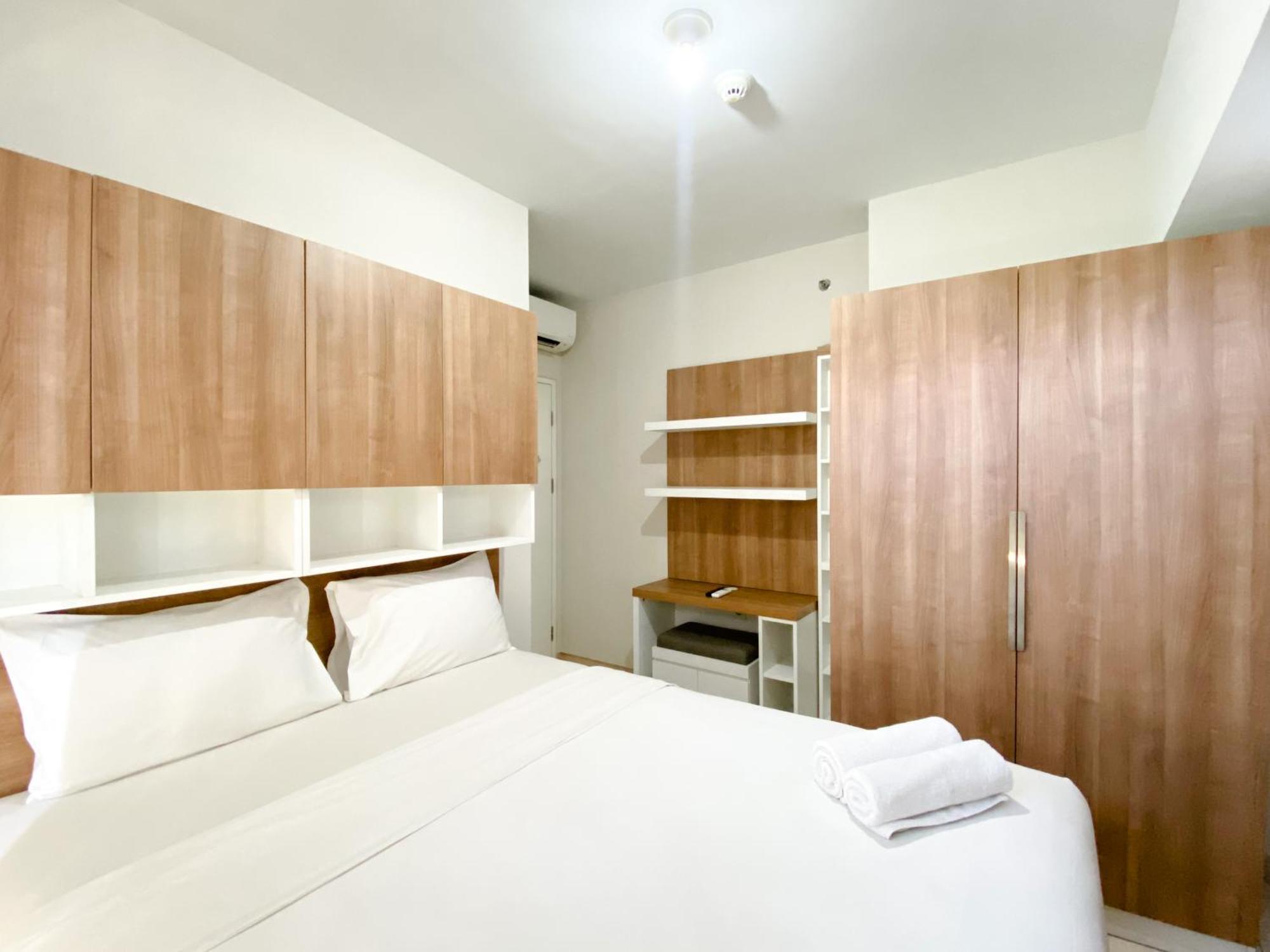 Homey And 3br At Springlake Summarecon By Travelio Apartemen *